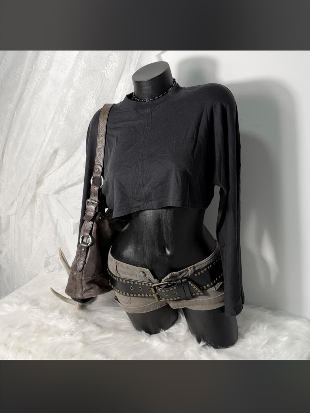 LULULEMON Black Cropped Longsleeve Shirt